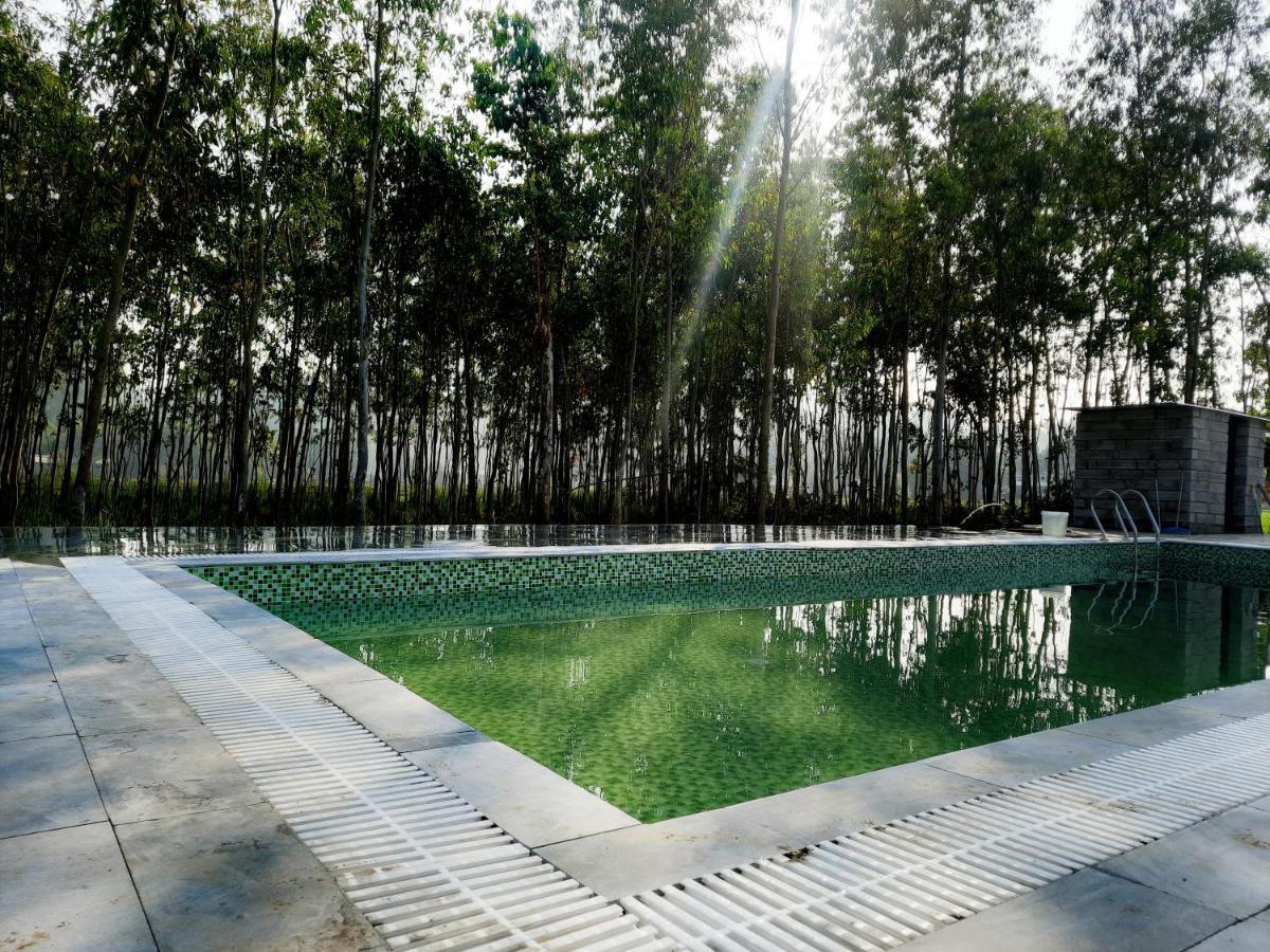 Corbett Veda Inn Rāmnagar Exterior foto